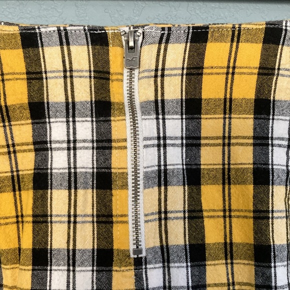 Hollister Ultra High-Rise Plaid Skirt (with pockets!) ~ Size Medium ~ Yellow - Picture 4 of 9
